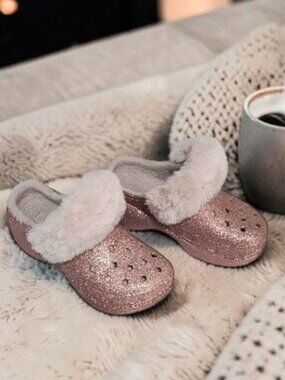 Crocs Classic Lined Platform Clogs Pink Glitter Finish w/ Faux-Fur Lining Size 8